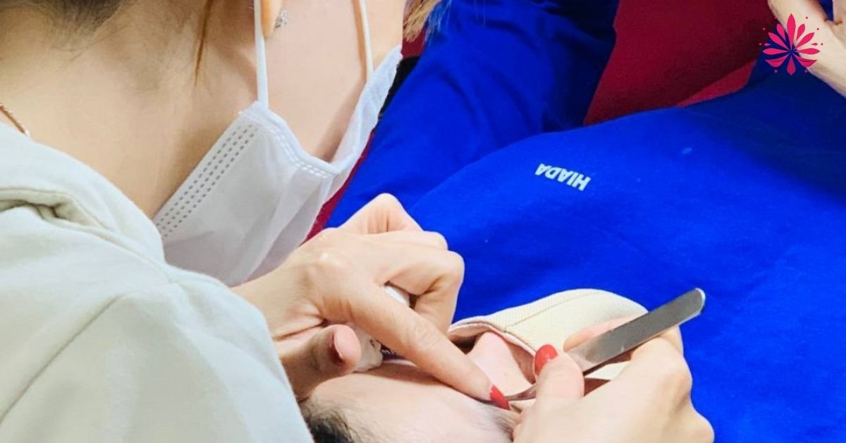 Khóa học nâng cao nối mi tặng thêm lớp phun xăm giúp nâng cao thu nhập hiệu quả