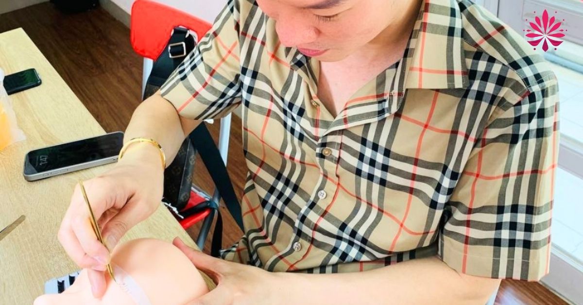 Trung tâm thường xuyên có chính sách giảm học phí giúp anh chị em dễ dàng tham gia