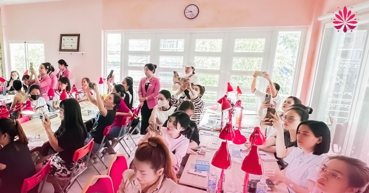 Học nghề Mi có thể tham gia ca sáng hoặc ca tối