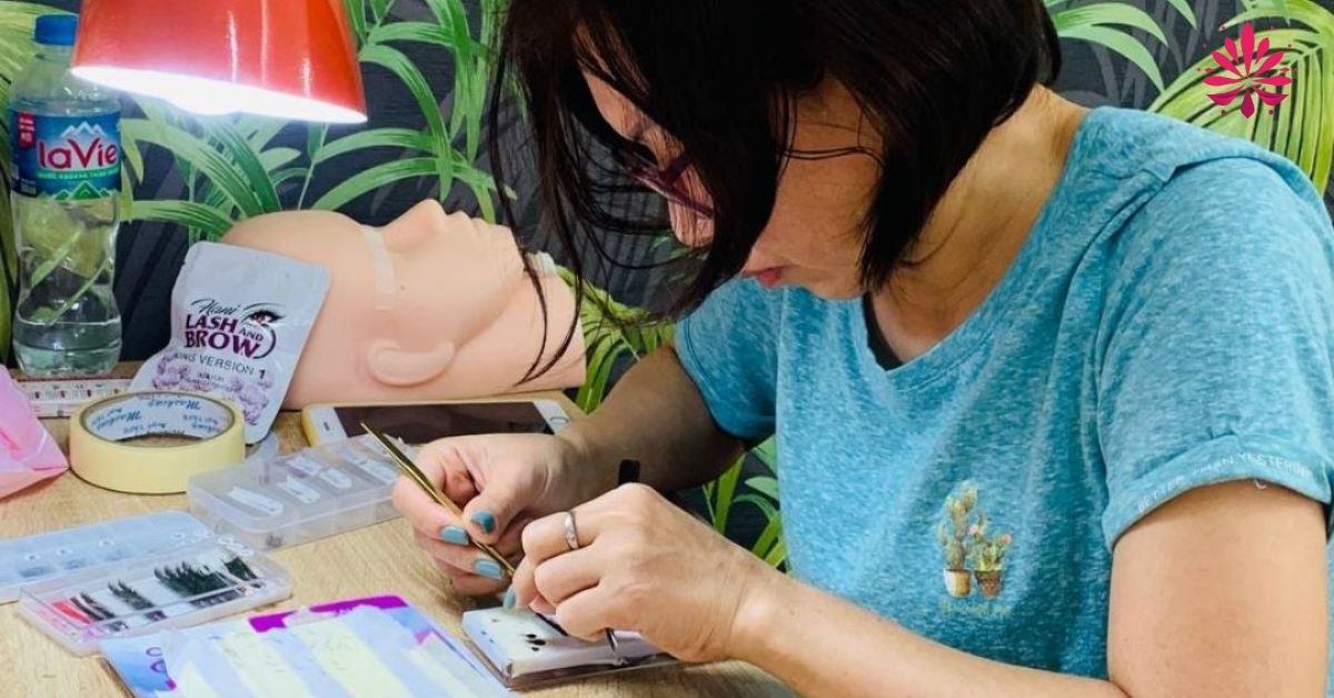 Thị trường trong nước hay ngoài nước đều thịnh hành nghề nối mi