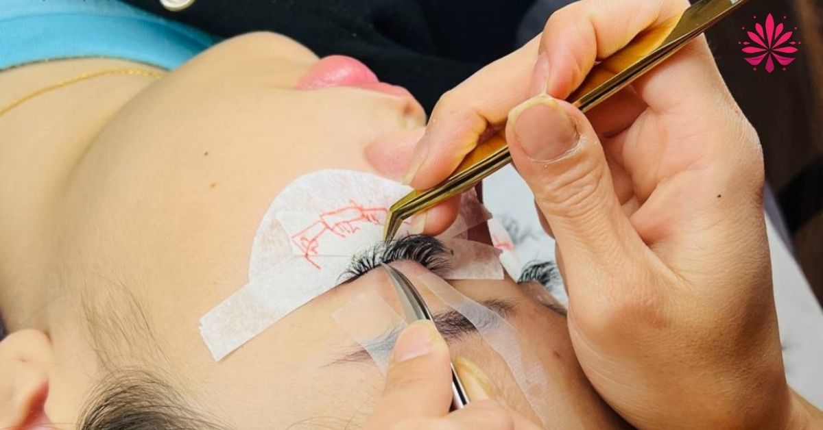 Xu hướng làm đẹp quốc tế cũng khá đa dạng, học nối mi ngay để biết thêm